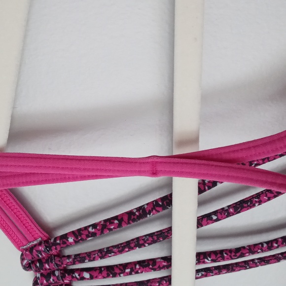 LuLuLemon Lighten Up Pink and Black Sport Bra Size 6 - Picture 8 of 11